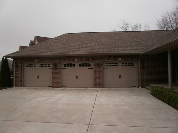 3 car garage