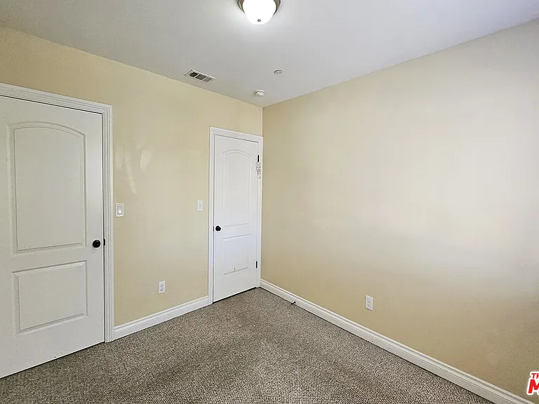 1434 1/2 Ricardo St — Photo 11