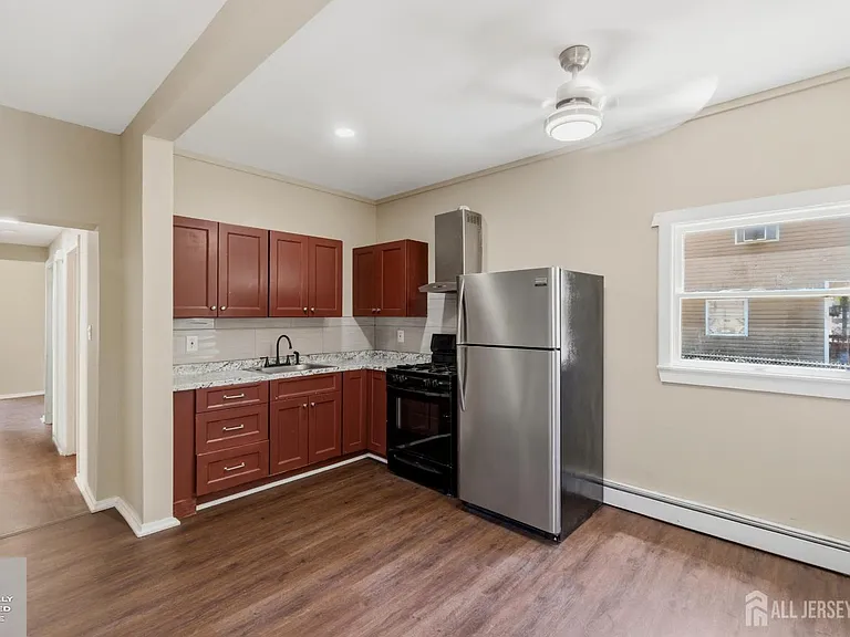 1648 Essex St #1 — Photo 16