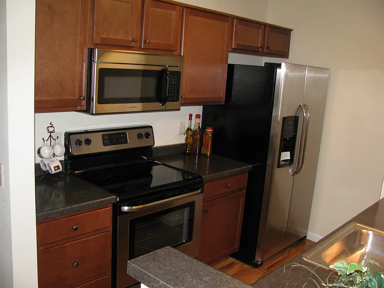 1238 Meadowbrook Dr — Photo 2