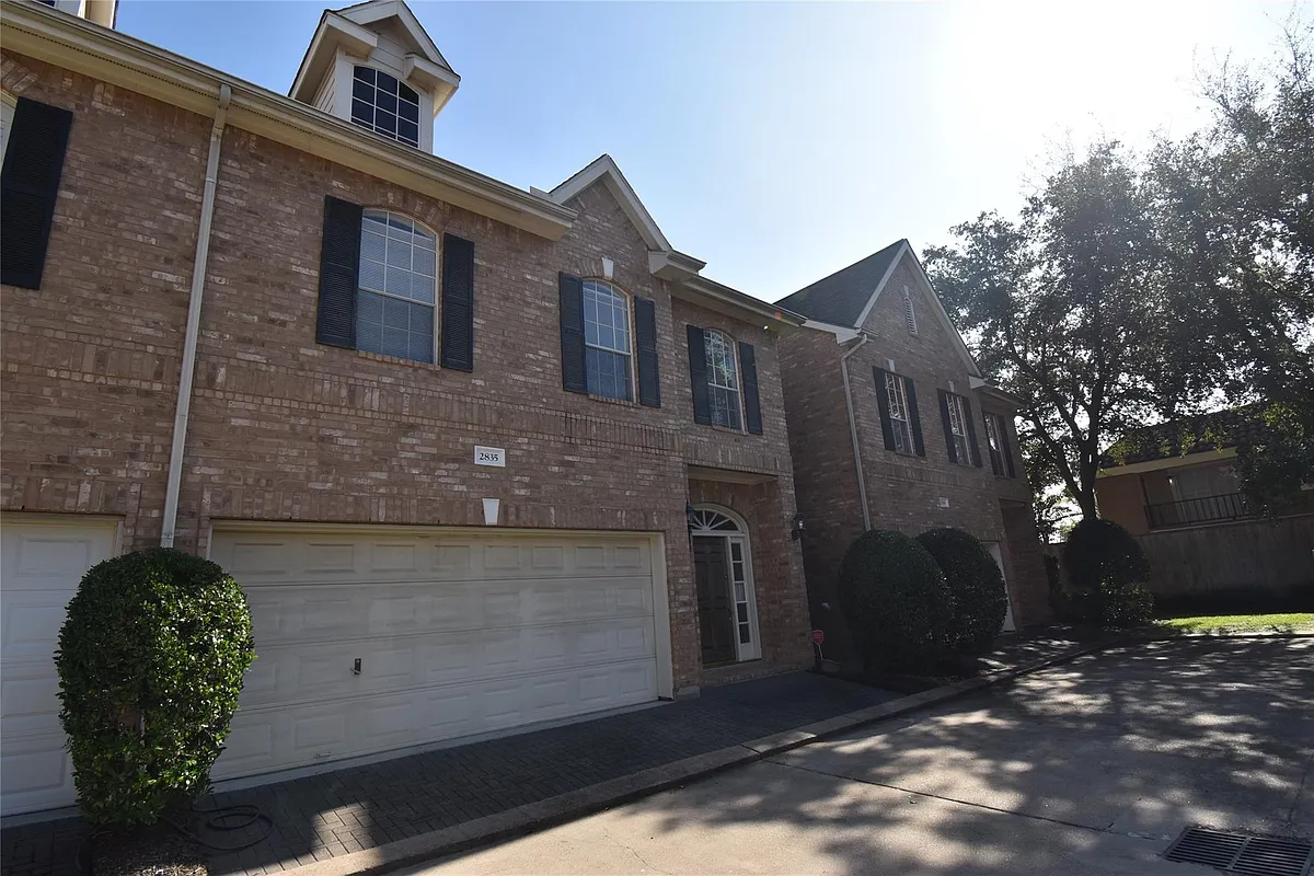 Building Photo - 2835 Briarhurst Park