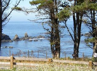 2900 Spring Grove Rd, Albion, CA 95410