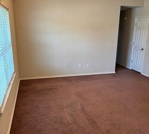 2nd image of 801 Beaumont Sq