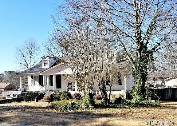 2nd image of 1625 Catoma Ln NE