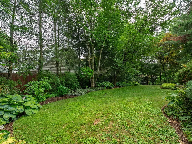 86 Caterson Ter — Photo 31