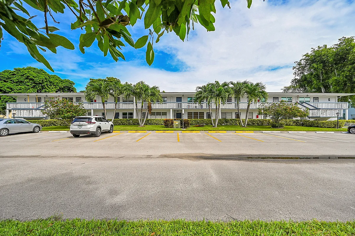 Building Photo - 154 Upminster Cir #154-G