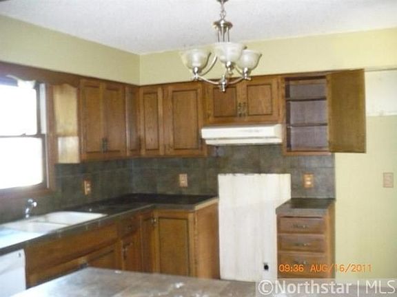 3rd image of 2640 78th Ave N