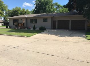 110 7th St SW, Wells, MN 56097