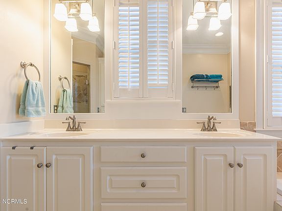 5th image of 498 River Bluff Dr Unit 1