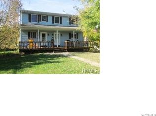 10 Kerilee Ct, Pine Bush, NY 12566