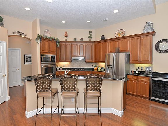 5th image of 3214 Oakmont Ter