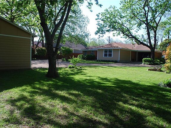5th image of 1211 Park Dr