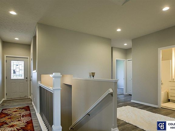3rd image of 7831 Maxine Dr