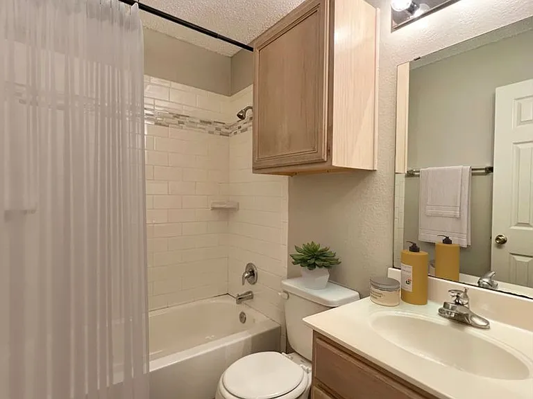 116 Crest Dr — Photo 16