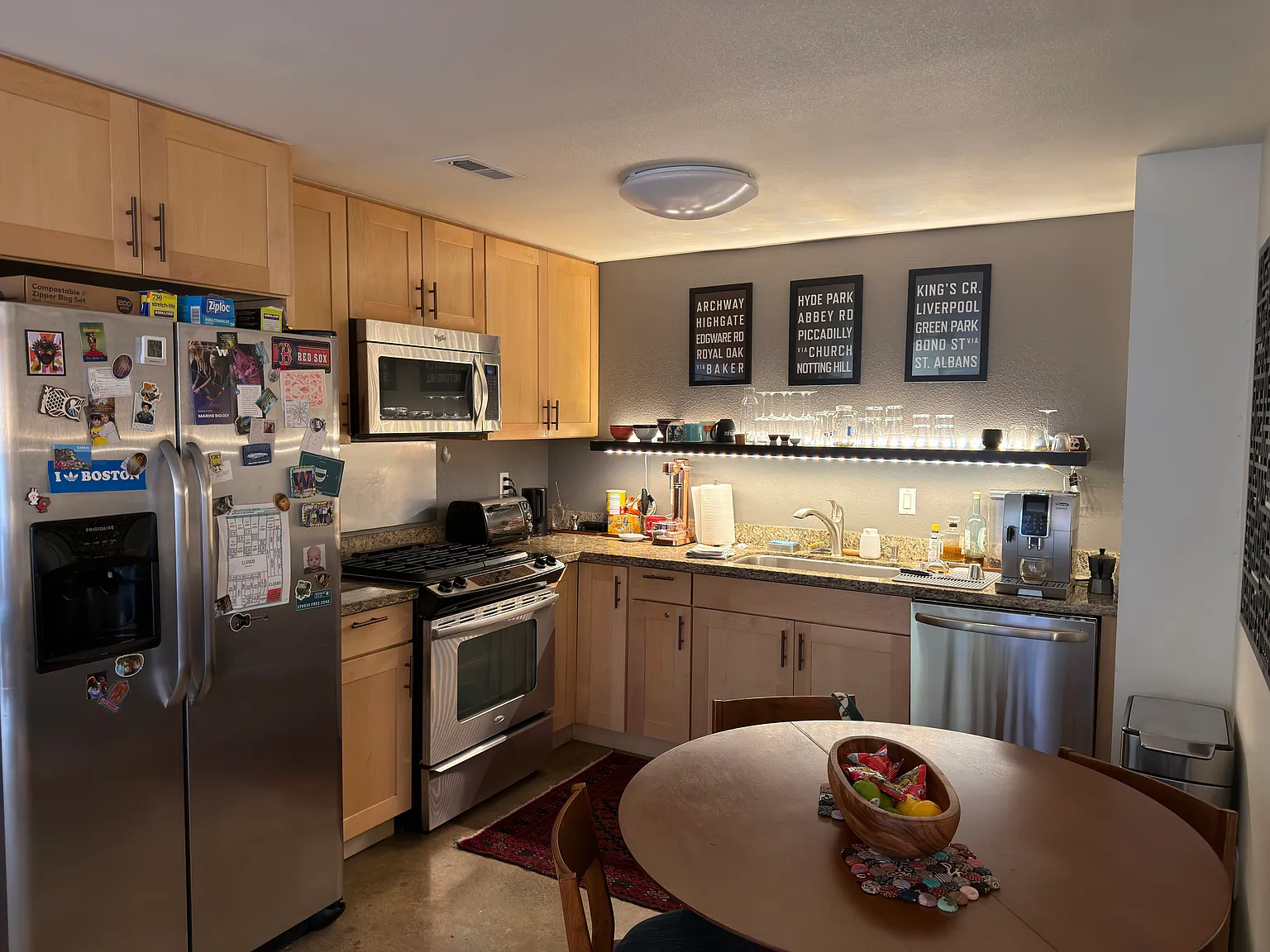 2 bed, 1100 sqft, $2,995 — Photo 2