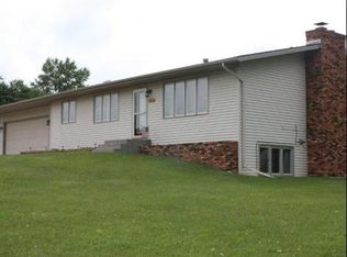 1805 Highland Dr, Minot, ND 58703