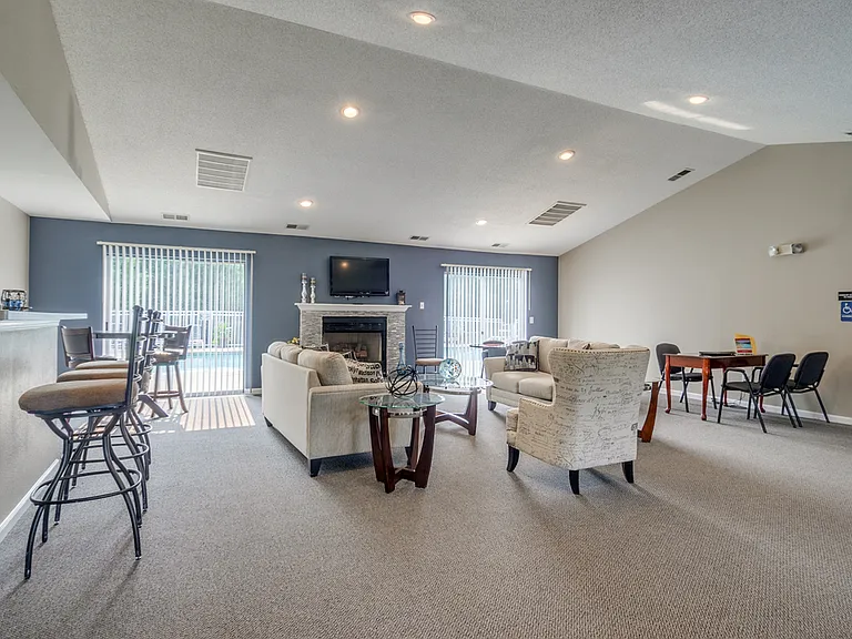 Crestview Apartments — Photo 12