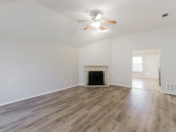 4th image of 1504 Taylor Dr