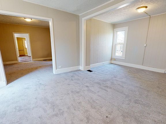 3rd image of 9516 Larnder Ave