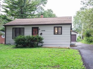 1225 N Eagle St, Naperville, IL 60563