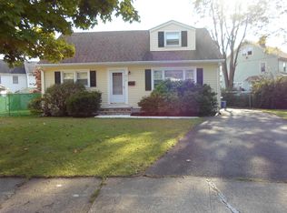 618 Legion Ct, Bound Brook, NJ 08805