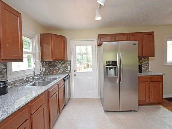 2nd image of 6616 Rainbow Ln