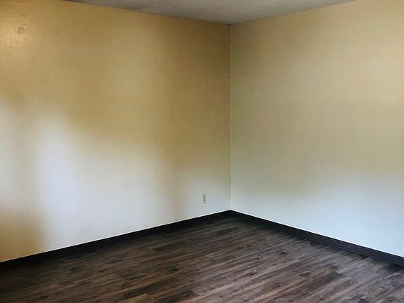 2nd image of 613 W 12th St APT B