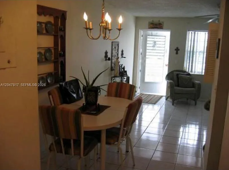 Sussex Condo — Photo 3