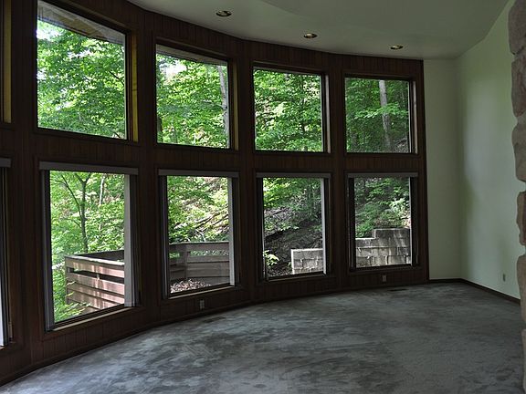 4th image of 170 Foxcroft Ln