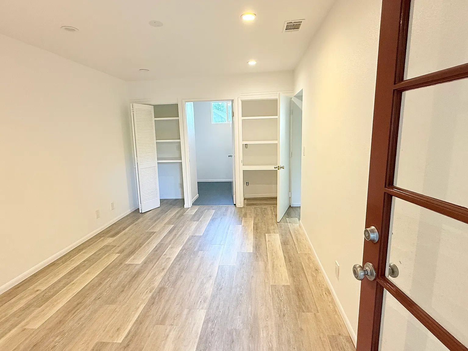 6 bed, 2163 sqft, $8,500 — Photo 3