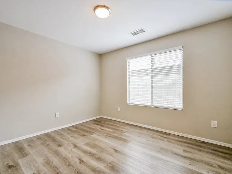 1510 N Saddle St — Photo 14