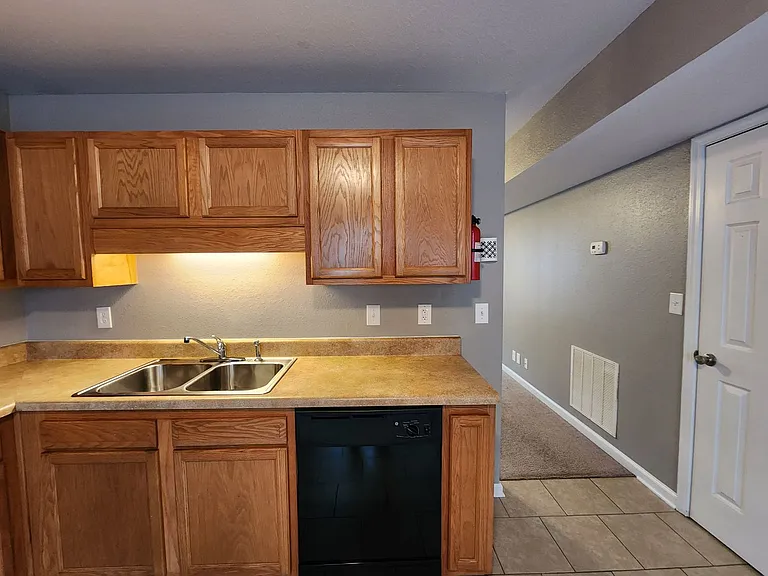 241 Executive Ave — Photo 6