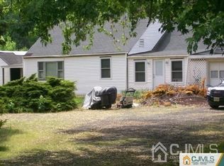 288 Applegarth Rd, Monroe Township, NJ 08831