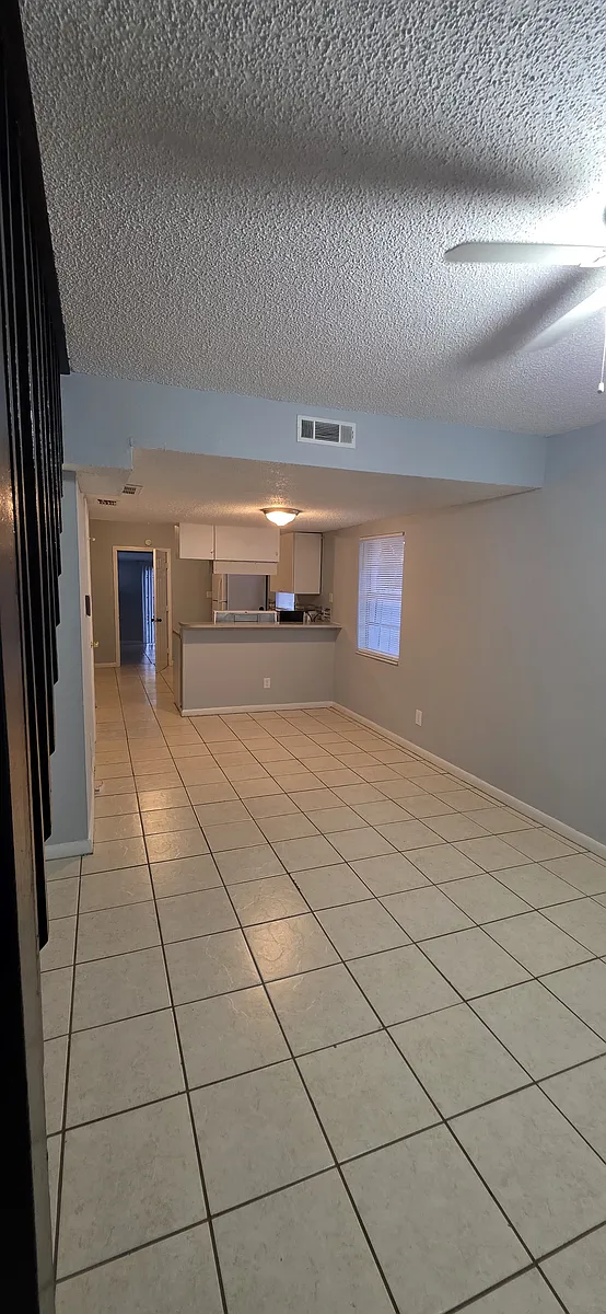Building Photo - 10225 N Ojus Dr