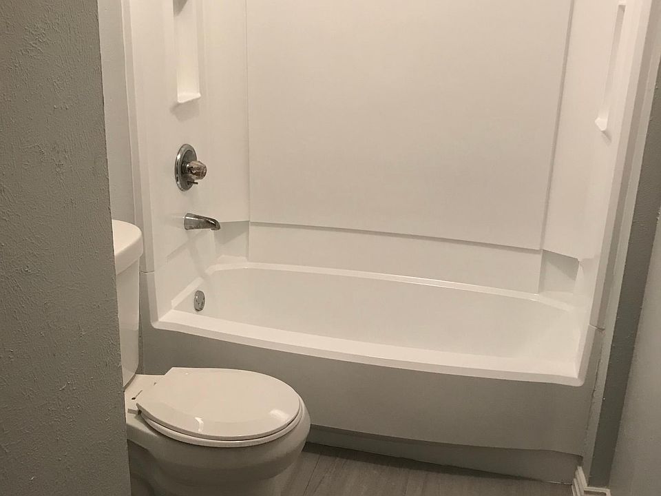 1st image of 426 Dawn Dr