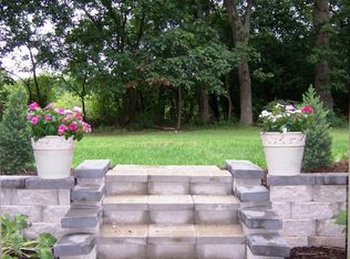 1S735 Pamela Ct, West Chicago, IL 60185