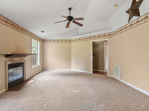 4th image of 107 Carriage Ln