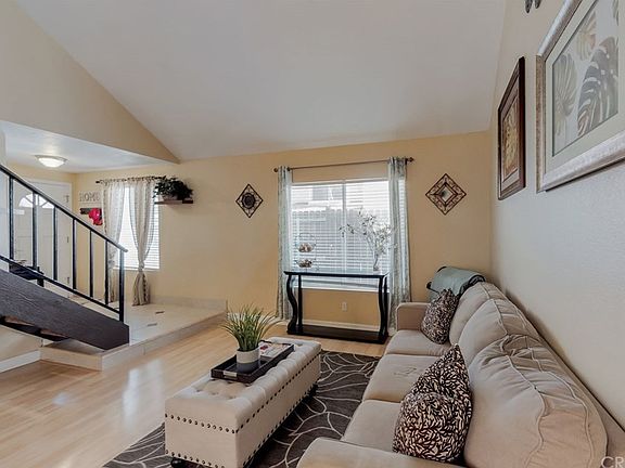 5th image of 26728 Pamela Dr