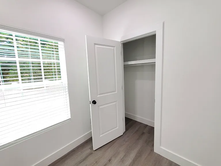 818 Berry Rd — Photo 17