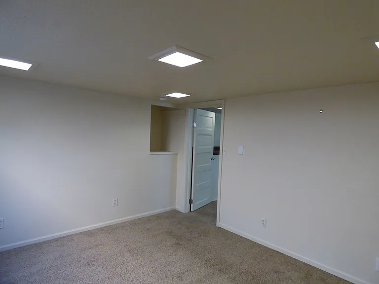 609 Terry Street — Photo 10