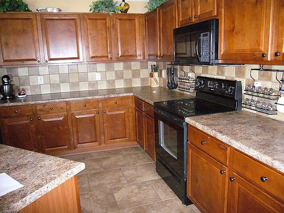 Lovely Upgraded Kitchen
