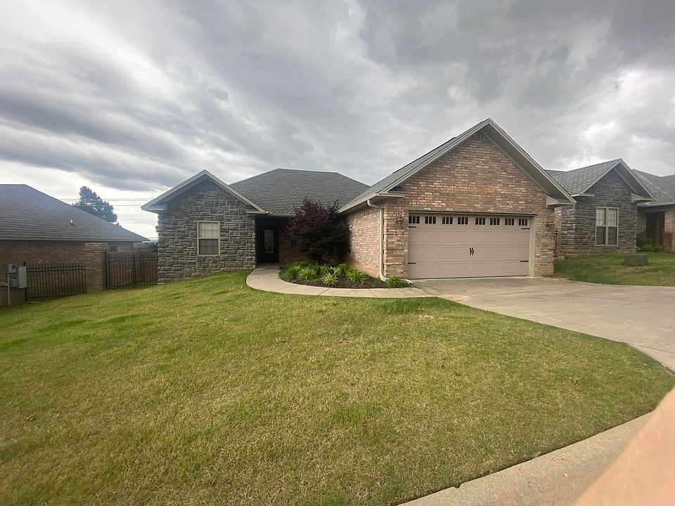 1st image of 47 Village Ct