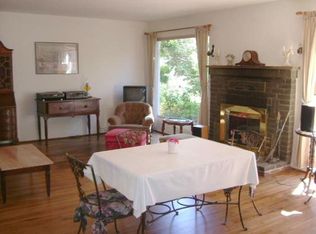 515 Crocker Ave, Pacific Grove, CA 93950