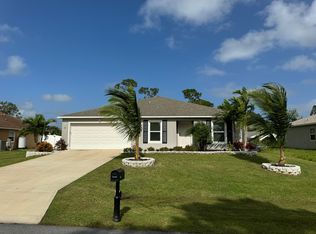 821 Avalon St SE, Palm Bay, FL 32909