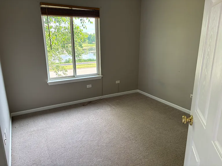 2477 Hillsboro Ln — Photo 17