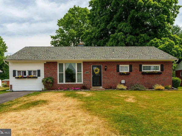 53 Pilgrim Dr, Lancaster, PA 17603