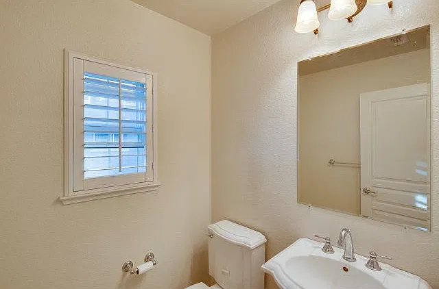 2 bed, 2.5 bath, 1667 sqft, $4,500 — Photo 4