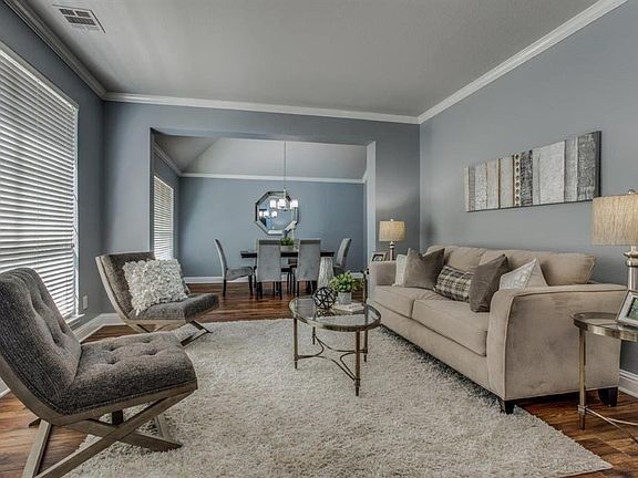 3rd image of 3112 Fernhurst Dr