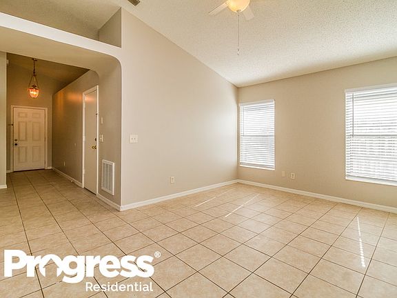 3rd image of 6483 Redwood Oaks Dr