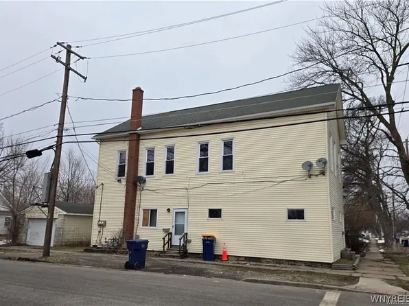 285 Clinton St, Lockport, NY 14094